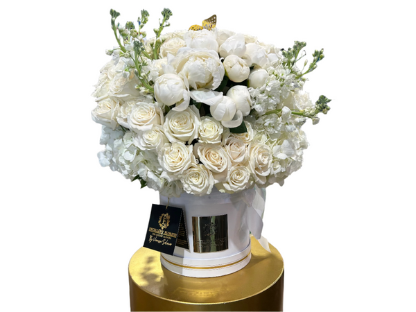 White Luxury Box – Premium Peonies, Roses & Hydrangeas