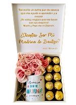 Customized box of natural roses and chocolates