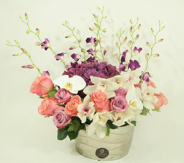 Jumbo purple hydrangeas  & Roses - Excellent Florists 
