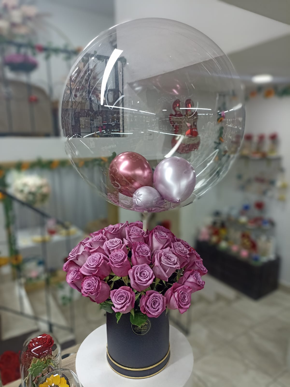 25 Roses with a customized balloon - Lavender and Greenery
