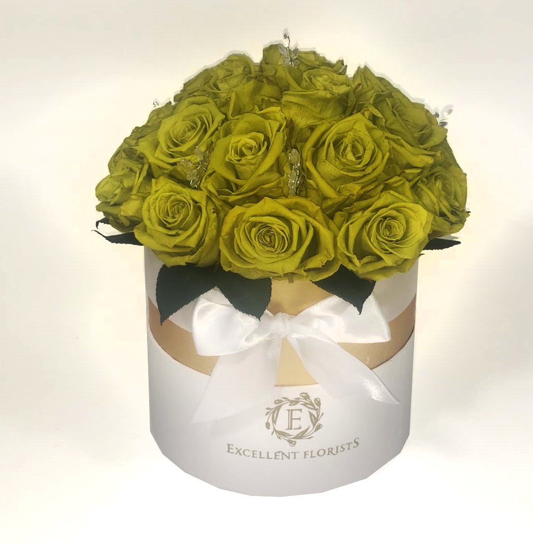 16 Light green Preserved Roses in a Round box